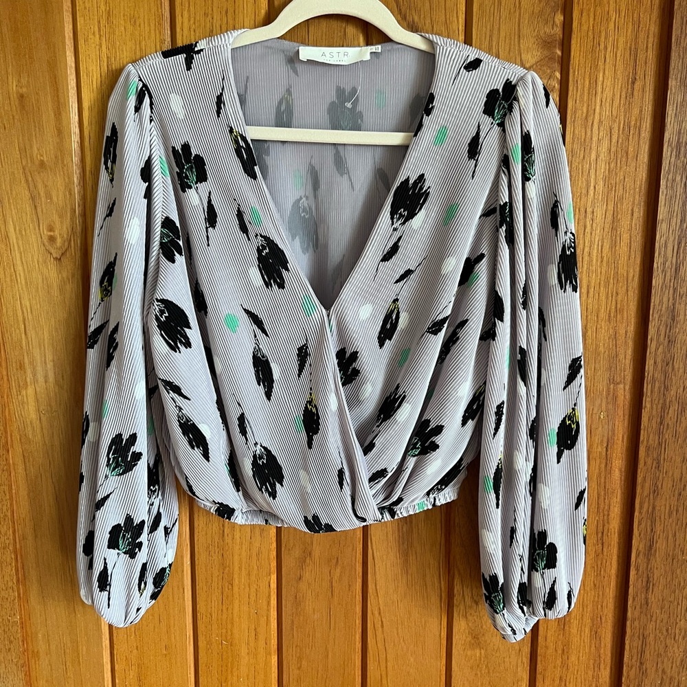 Women's ASTR the Label Purple Top, size small- like new!